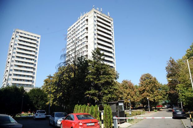 У случају полицијског часа: Студентима ће се достављати храна у домове